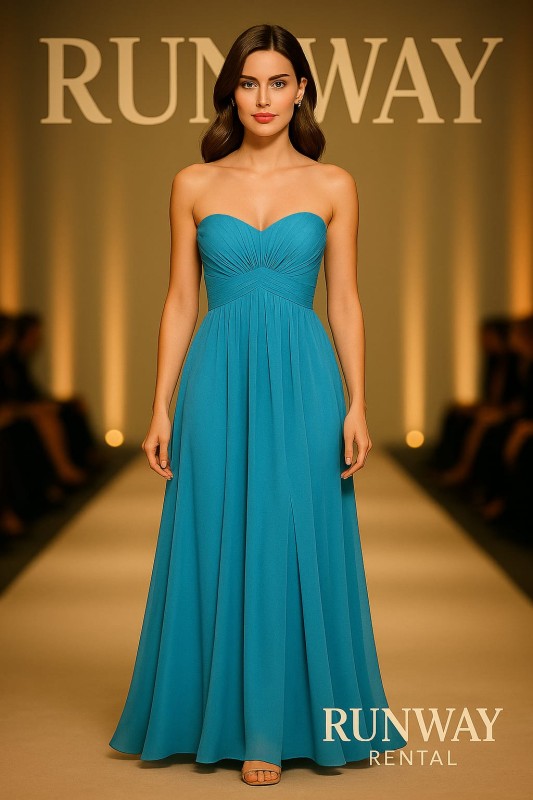 Vestido David's Bridal color Azul celeste, hombros afuera, faldas en capas decorado de piedras debajo del busto