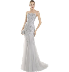 Vestido Gris de Tul con pedrería fina, Marfil.