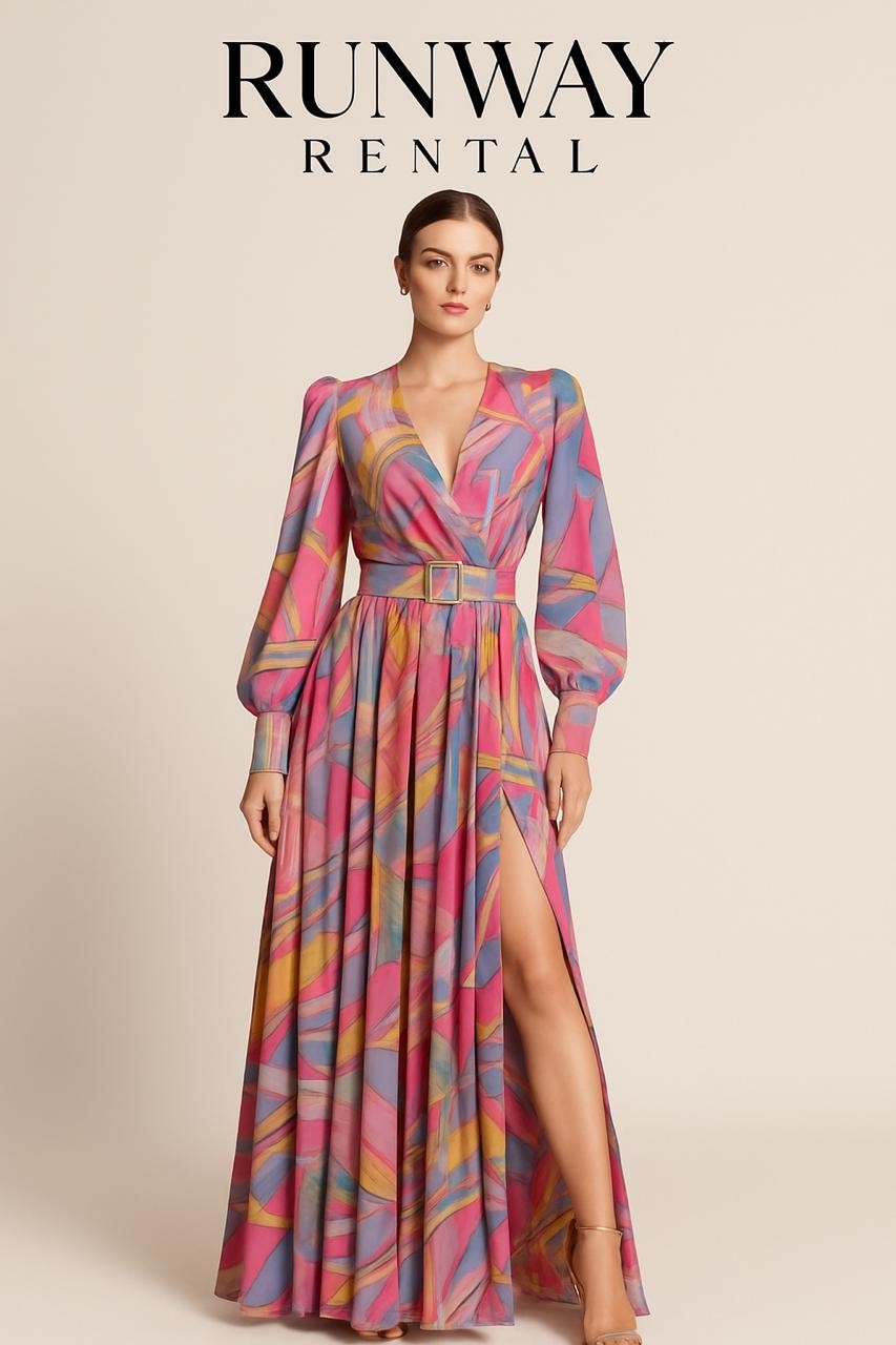 Vestido Like the Moon Rosado y colores plisado en la falda manga larga y fajon ancho. Abertura en la pierna izquierda talla 8 (S)