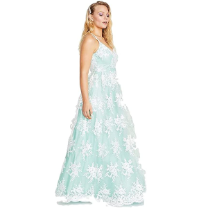 Vestido verde menta, con encajes, Tipo A.